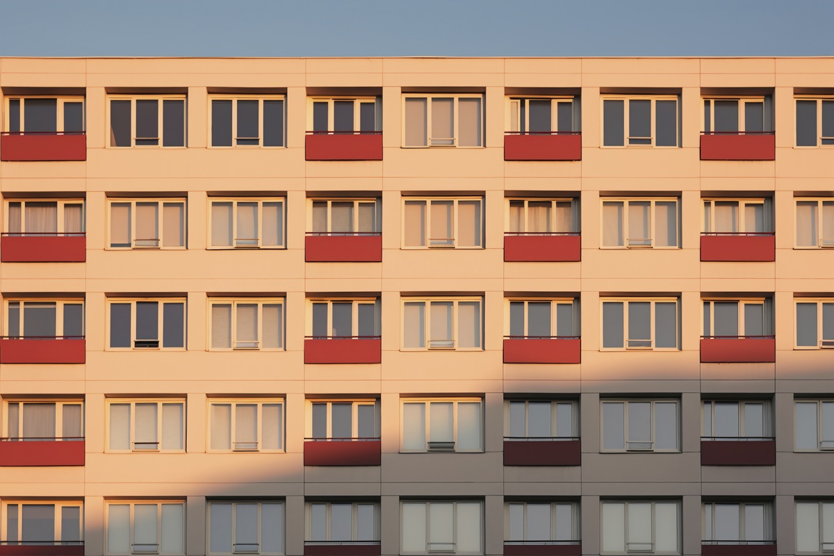 Rifacimento facciata condominiale: come funziona, costi ed errori da evitare